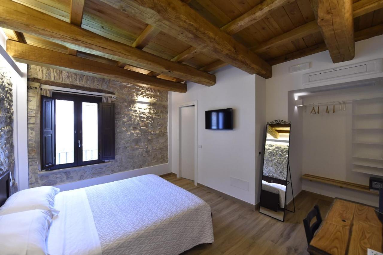 Le Benedettine Affittacamere Relais Fondi Exterior foto